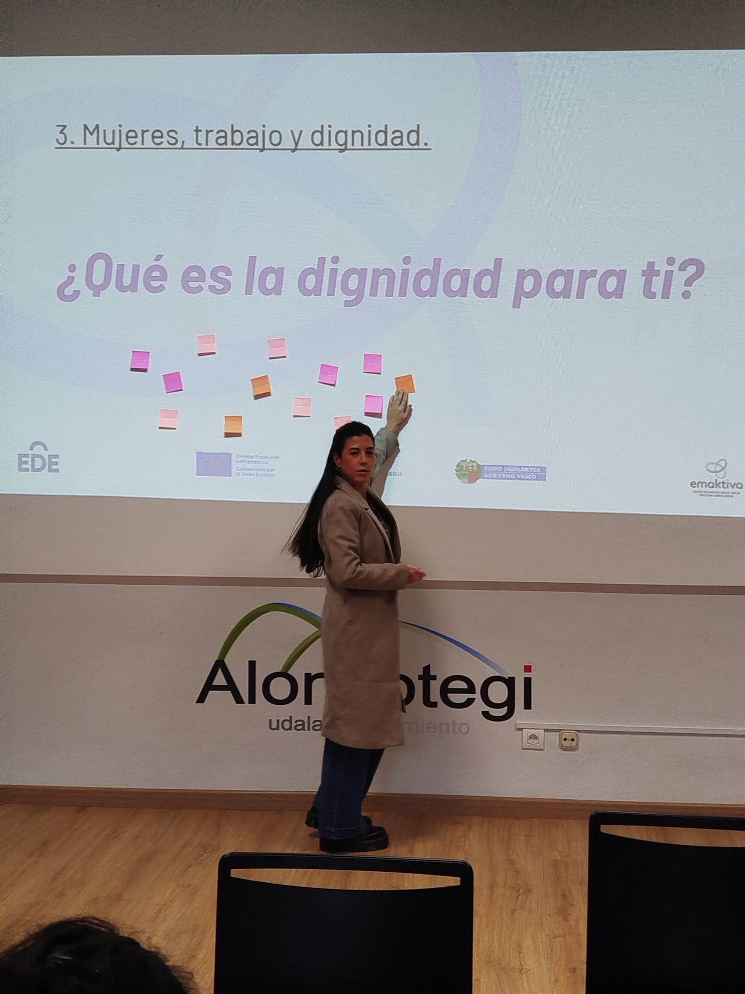 Mujeres, trabajo y dignidad
